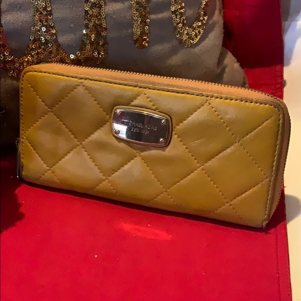 Michael Kors all leather wallet Rare mustard color